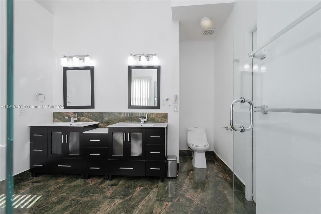 For Sale: $880,000 (4 beds, 2 baths, 2414 Square Feet)