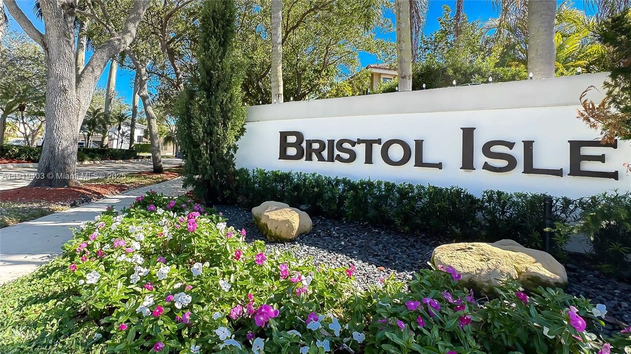 For Sale: $880,000 (4 beds, 2 baths, 2414 Square Feet)