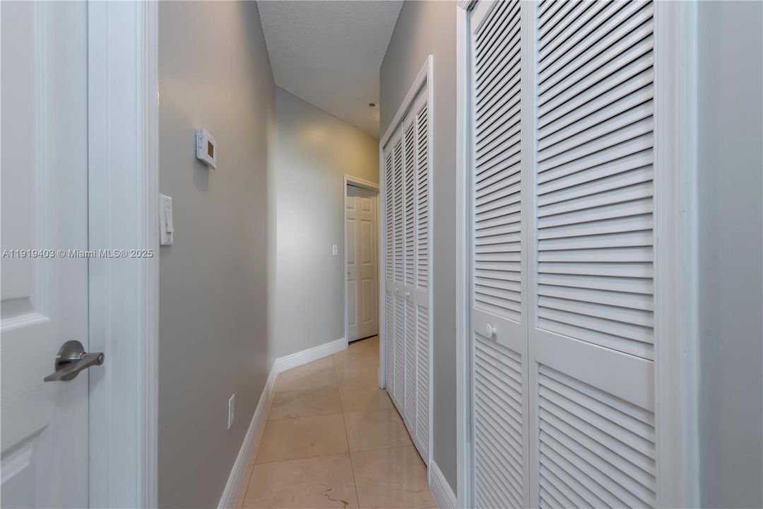 For Sale: $880,000 (4 beds, 2 baths, 2414 Square Feet)