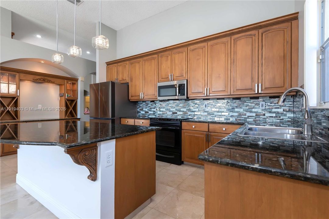 For Sale: $880,000 (4 beds, 2 baths, 2414 Square Feet)