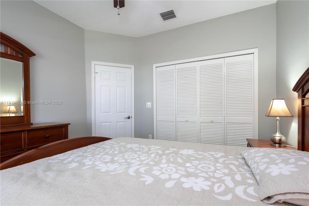 For Sale: $880,000 (4 beds, 2 baths, 2414 Square Feet)