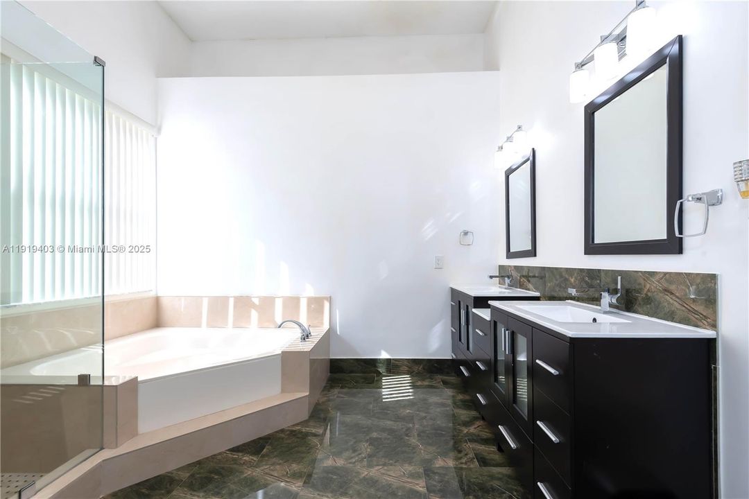 For Sale: $880,000 (4 beds, 2 baths, 2414 Square Feet)