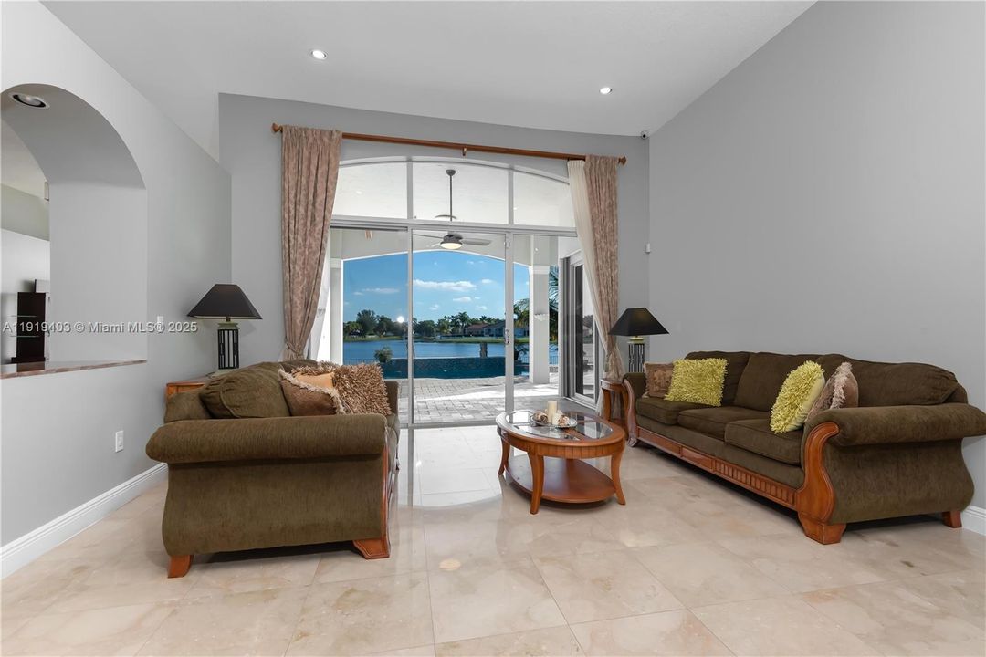 For Sale: $880,000 (4 beds, 2 baths, 2414 Square Feet)