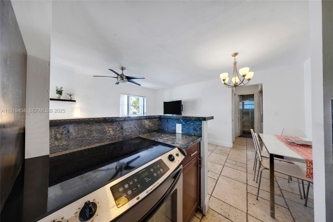 For Rent: $2,200 (1 beds, 1 baths, 536 Square Feet)