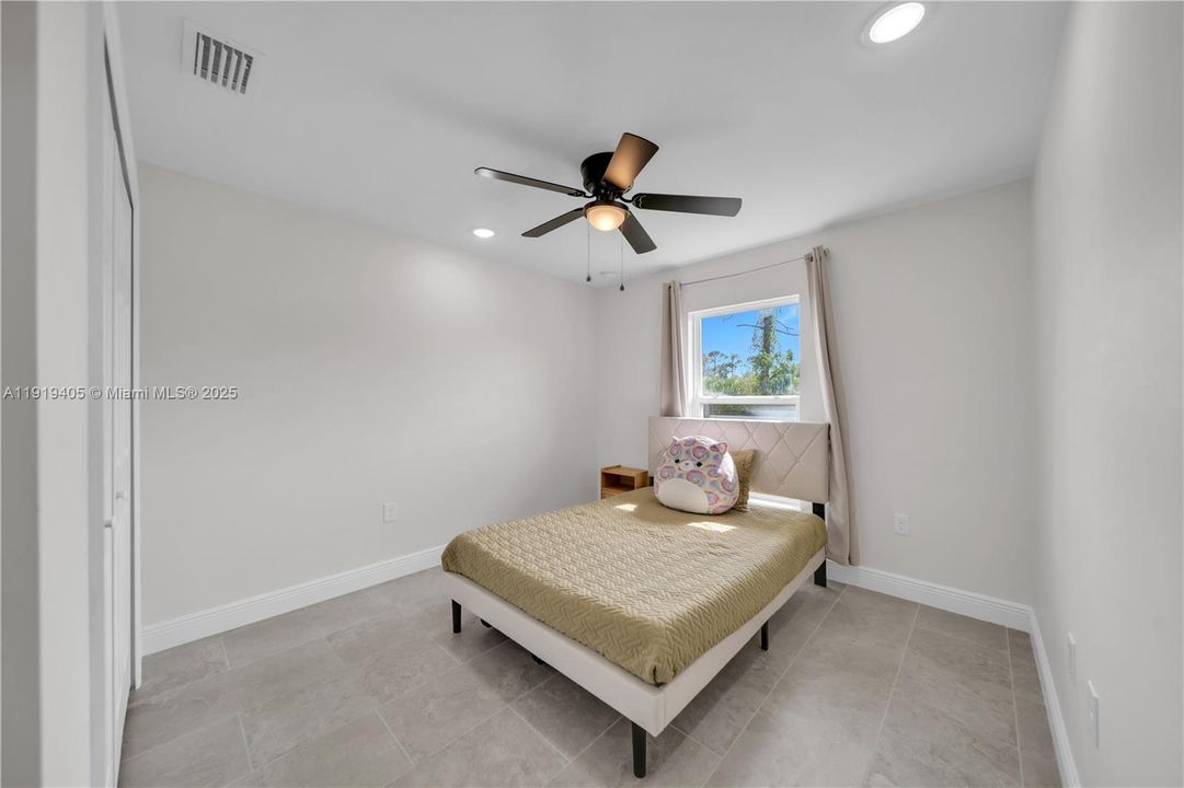 На продажу: $350,000 (4 спален, 2 ванн, 0 Квадратных фут)