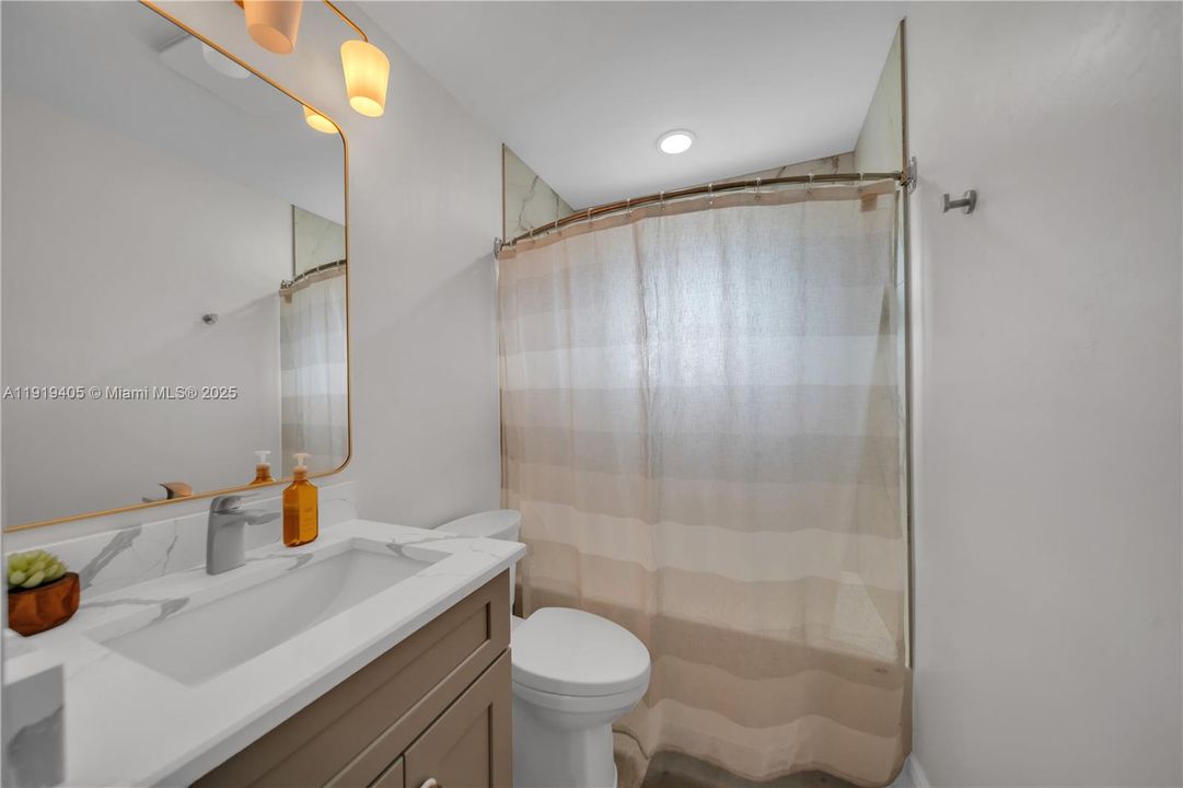 На продажу: $350,000 (4 спален, 2 ванн, 0 Квадратных фут)