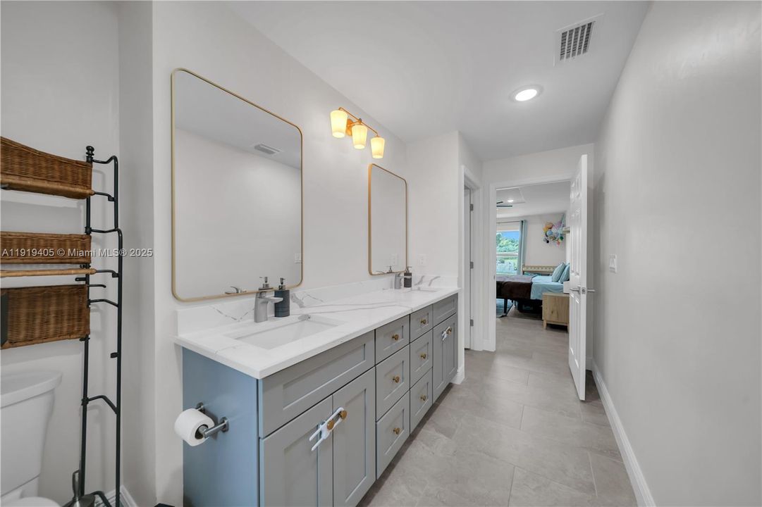 На продажу: $350,000 (4 спален, 2 ванн, 0 Квадратных фут)