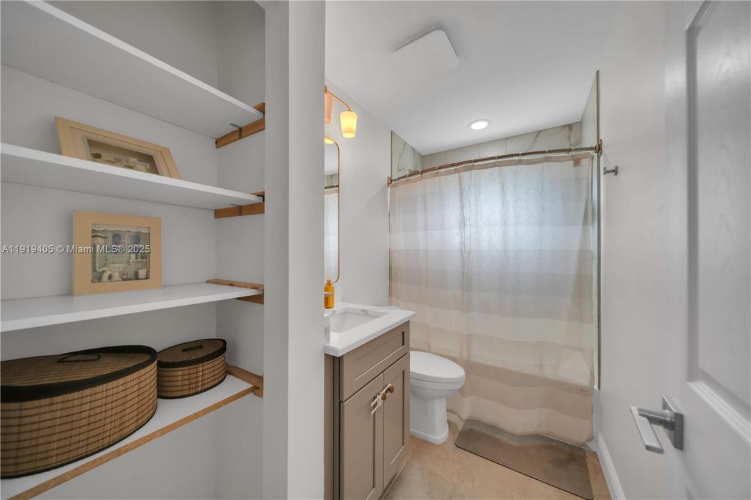 На продажу: $350,000 (4 спален, 2 ванн, 0 Квадратных фут)