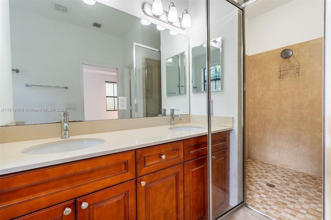 For Sale: $535,000 (4 beds, 2 baths, 1918 Square Feet)