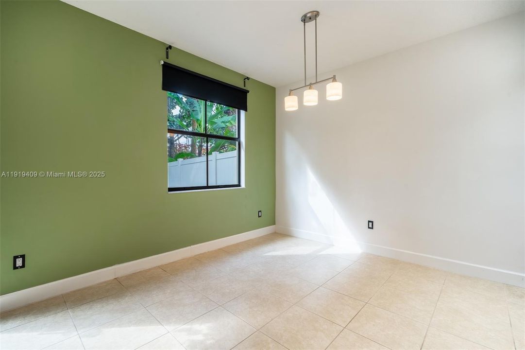 For Sale: $535,000 (4 beds, 2 baths, 1918 Square Feet)