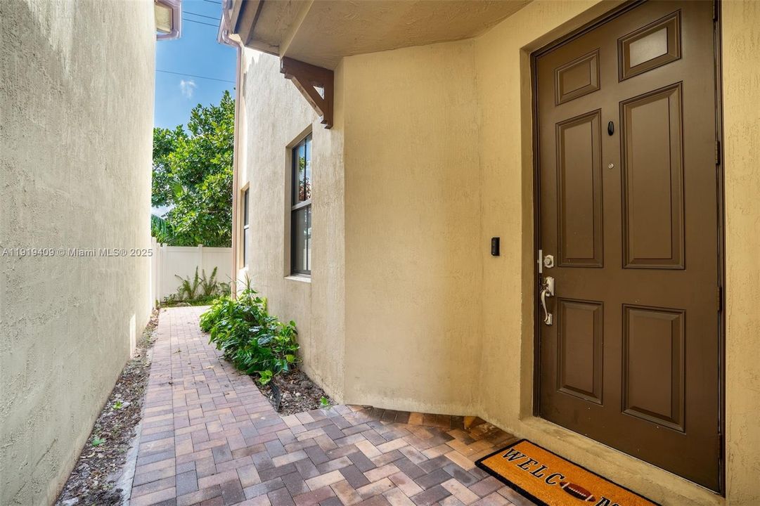 For Sale: $535,000 (4 beds, 2 baths, 1918 Square Feet)