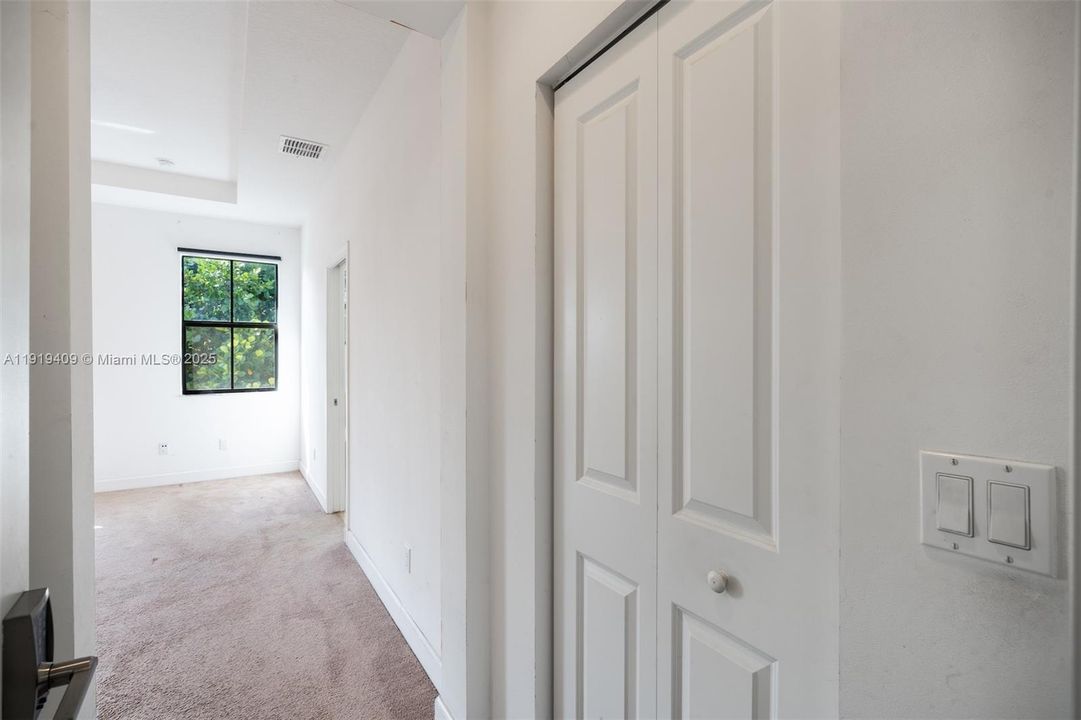 For Sale: $535,000 (4 beds, 2 baths, 1918 Square Feet)