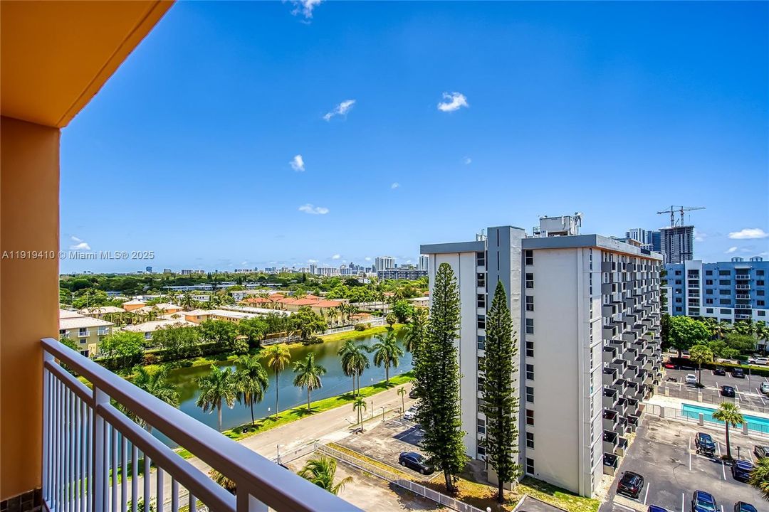 На продажу: $130,000 (1 спален, 1 ванн, 790 Квадратных фут)