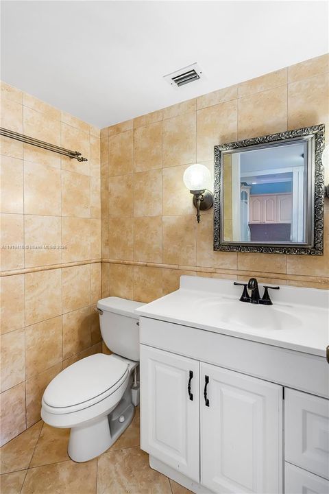 На продажу: $130,000 (1 спален, 1 ванн, 790 Квадратных фут)