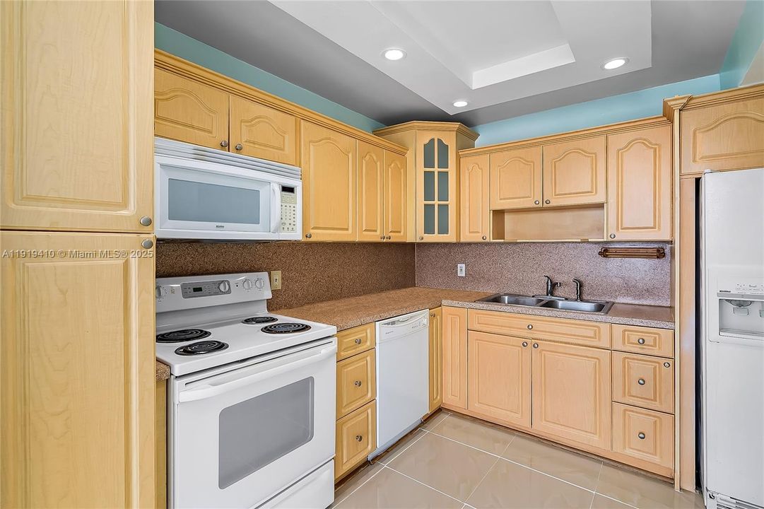 На продажу: $130,000 (1 спален, 1 ванн, 790 Квадратных фут)