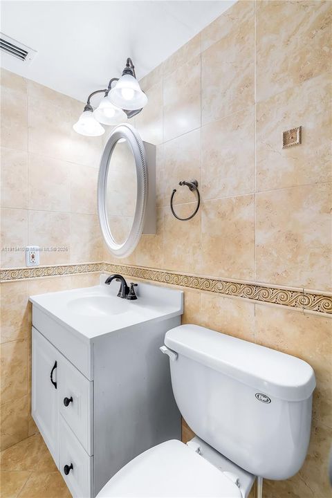 На продажу: $130,000 (1 спален, 1 ванн, 790 Квадратных фут)