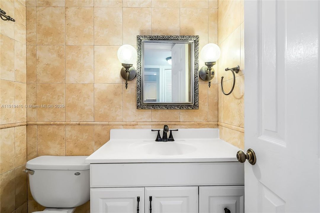 На продажу: $130,000 (1 спален, 1 ванн, 790 Квадратных фут)