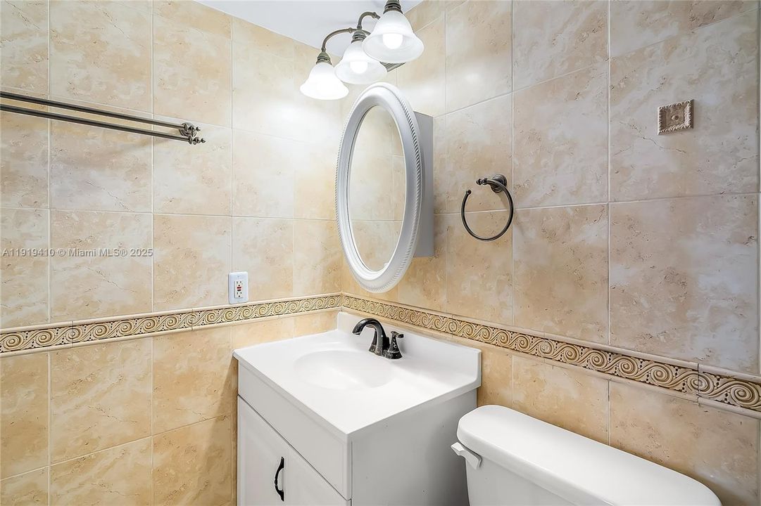 На продажу: $130,000 (1 спален, 1 ванн, 790 Квадратных фут)