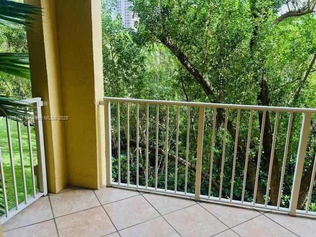 For Rent: $2,100 (1 beds, 1 baths, 750 Square Feet)