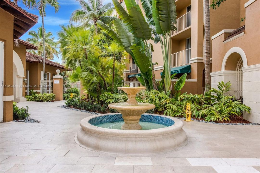 For Rent: $2,100 (1 beds, 1 baths, 750 Square Feet)