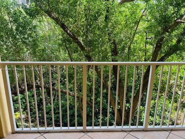 For Rent: $2,100 (1 beds, 1 baths, 750 Square Feet)