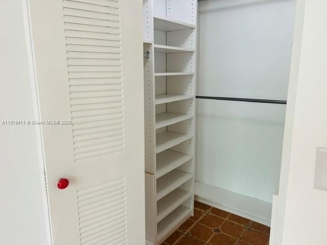 For Rent: $2,100 (1 beds, 1 baths, 750 Square Feet)