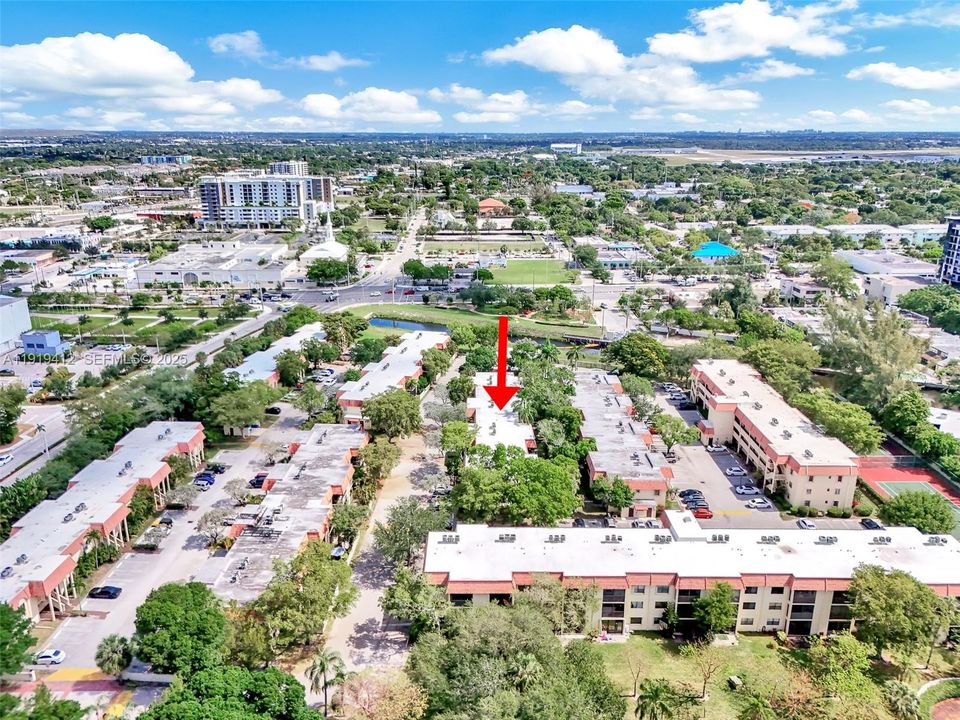 待售: $245,000 (2 贝兹, 2 浴室, 936 平方英尺)