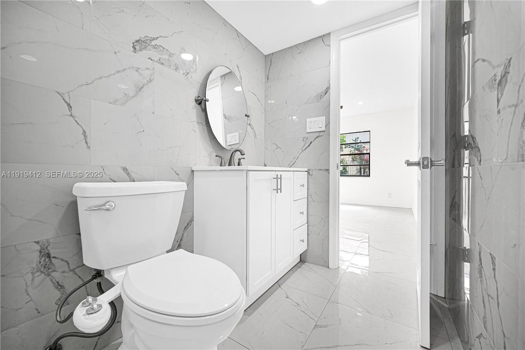 待售: $245,000 (2 贝兹, 2 浴室, 936 平方英尺)