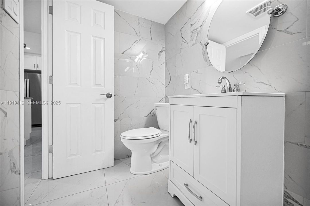 待售: $245,000 (2 贝兹, 2 浴室, 936 平方英尺)