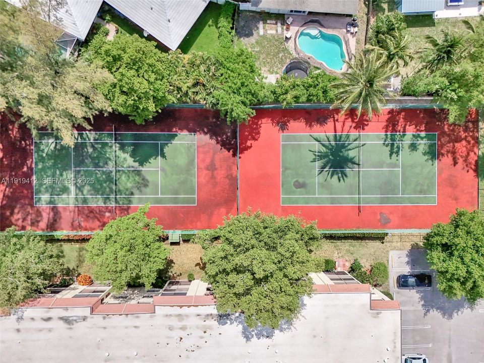 待售: $245,000 (2 贝兹, 2 浴室, 936 平方英尺)