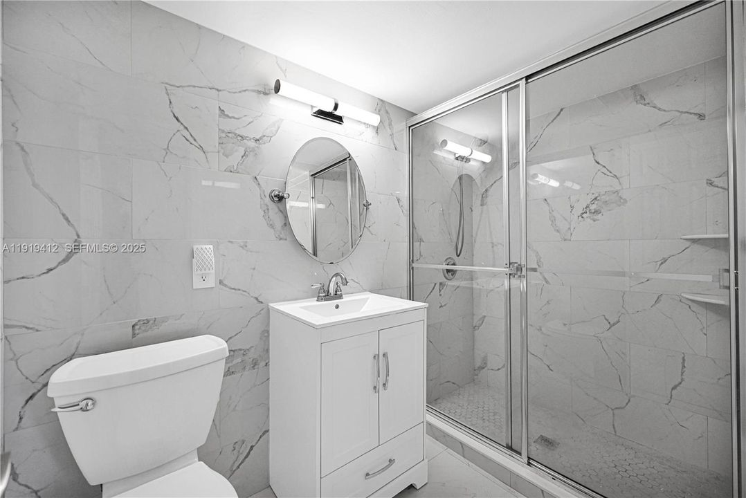 待售: $245,000 (2 贝兹, 2 浴室, 936 平方英尺)