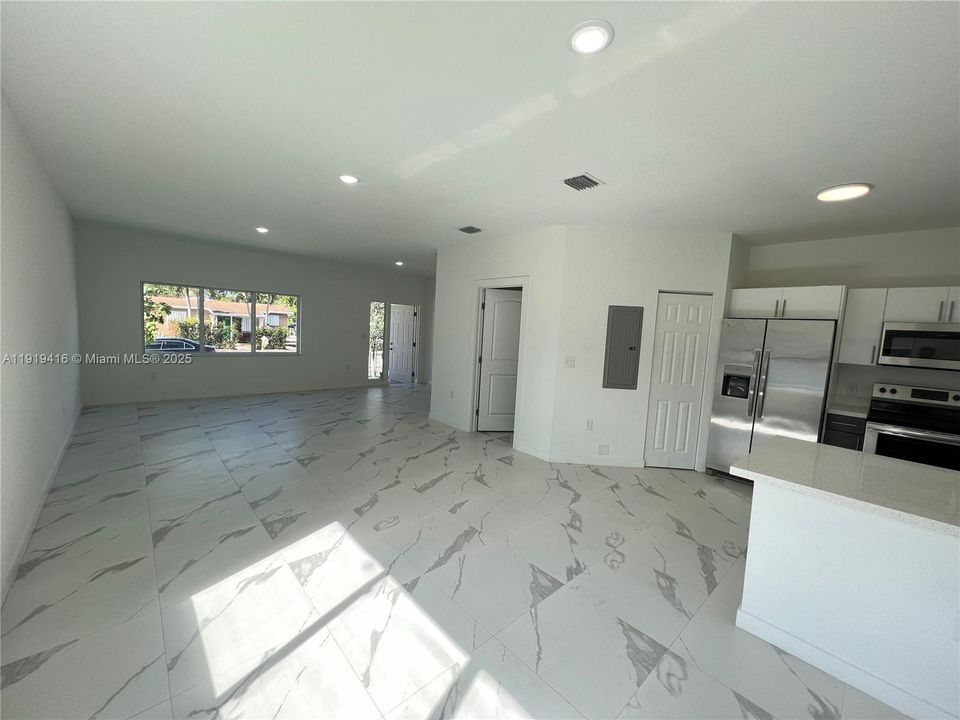 出租: $3,000 (3 贝兹, 2 浴室, 1512 平方英尺)