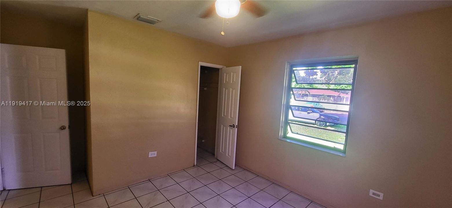 合同活跃: $2,990 (3 贝兹, 2 浴室, 1503 平方英尺)