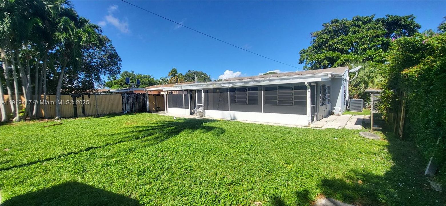 合同活跃: $2,990 (3 贝兹, 2 浴室, 1503 平方英尺)