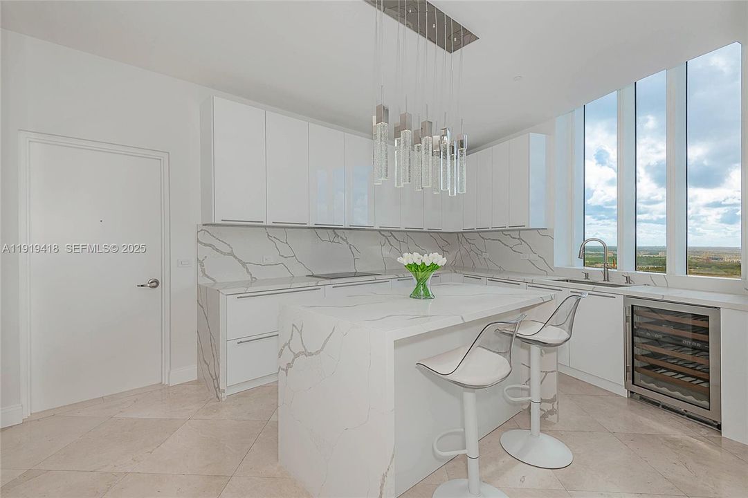 En Renta: $13,000 (3 camas, 3 baños, 2327 Pies cuadrados)