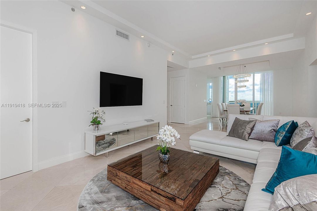 En Renta: $13,000 (3 camas, 3 baños, 2327 Pies cuadrados)