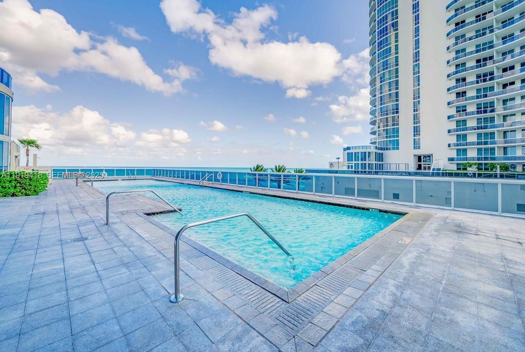 En Renta: $13,000 (3 camas, 3 baños, 2327 Pies cuadrados)