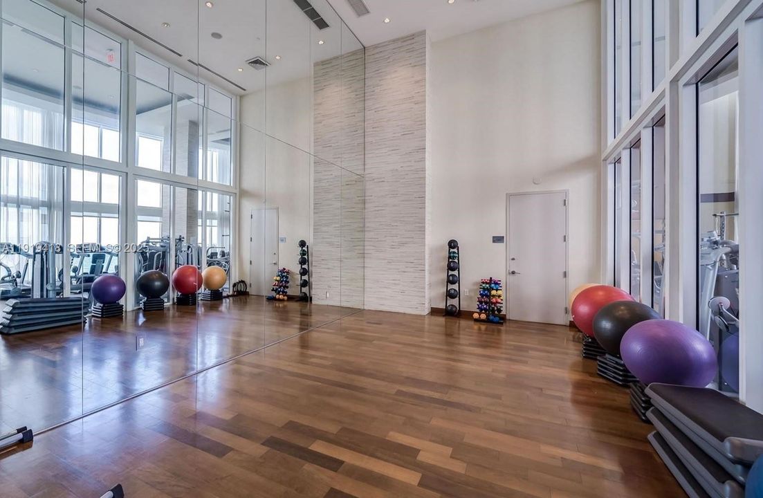 En Renta: $13,000 (3 camas, 3 baños, 2327 Pies cuadrados)