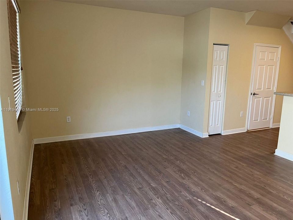 На продажу: $429,000 (3 спален, 2 ванн, 1545 Квадратных фут)