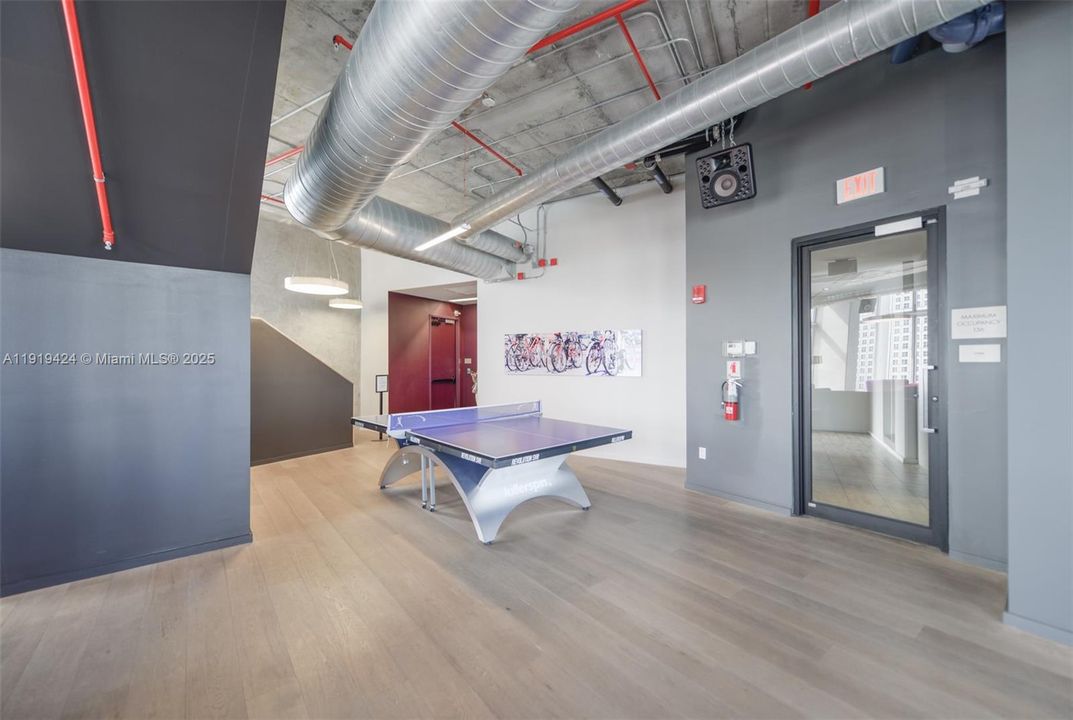 Active With Contract: $2,500 (1 beds, 1 baths, 533 Square Feet)