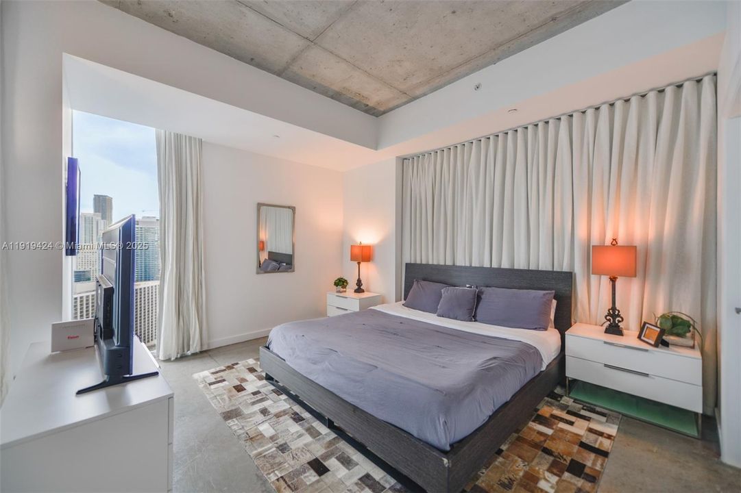 Active With Contract: $2,500 (1 beds, 1 baths, 533 Square Feet)