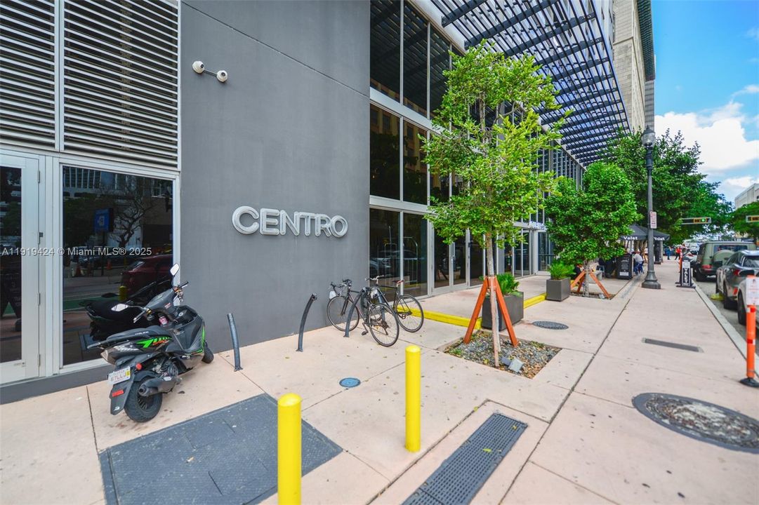 Active With Contract: $2,500 (1 beds, 1 baths, 533 Square Feet)