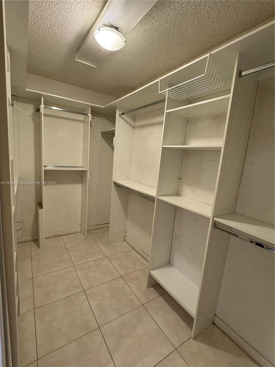 For Sale: $247,000 (2 beds, 2 baths, 1207 Square Feet)
