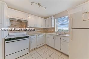 For Sale: $220,000 (2 beds, 2 baths, 1113 Square Feet)