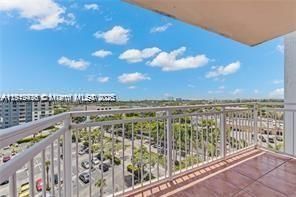 For Sale: $220,000 (2 beds, 2 baths, 1113 Square Feet)