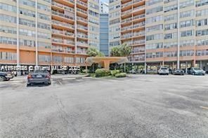 For Sale: $220,000 (2 beds, 2 baths, 1113 Square Feet)
