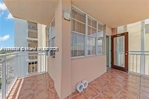 For Sale: $220,000 (2 beds, 2 baths, 1113 Square Feet)