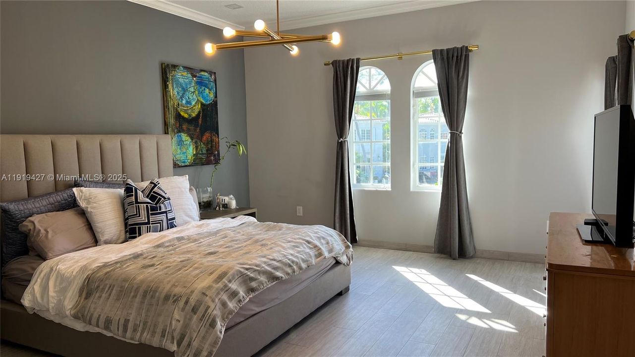 For Sale: $1,750,000 (4 beds, 3 baths, 2392 Square Feet)