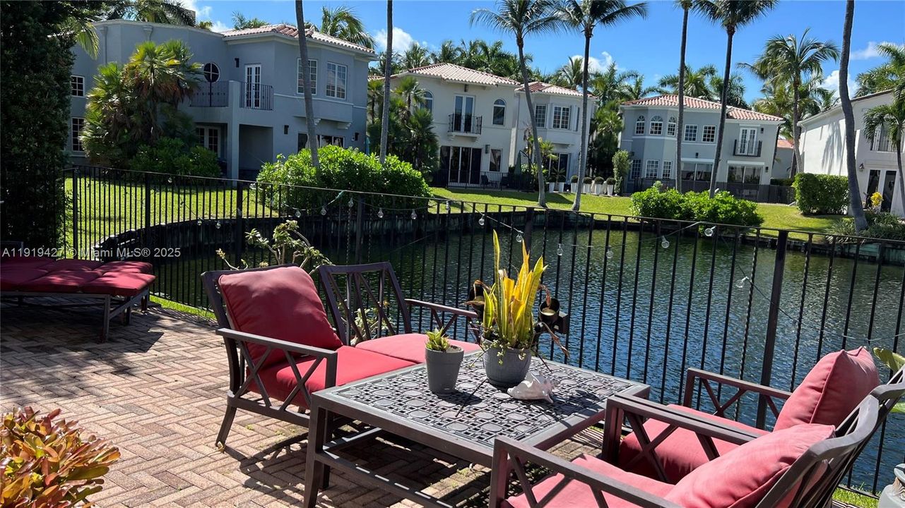 For Sale: $1,750,000 (4 beds, 3 baths, 2392 Square Feet)