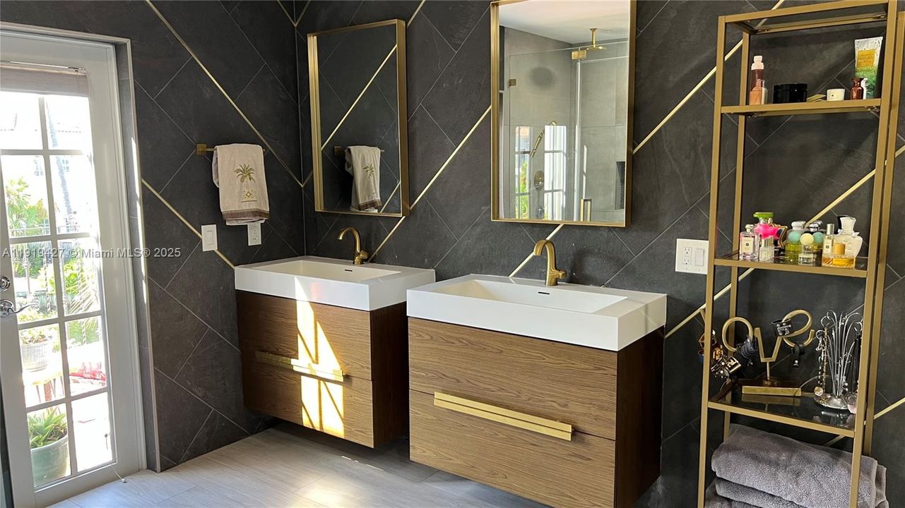 For Sale: $1,750,000 (4 beds, 3 baths, 2392 Square Feet)